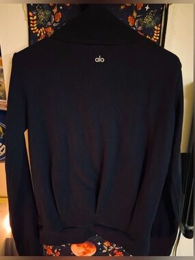 Alo Yoga Athleta Mock Neck long sleeve, Size small